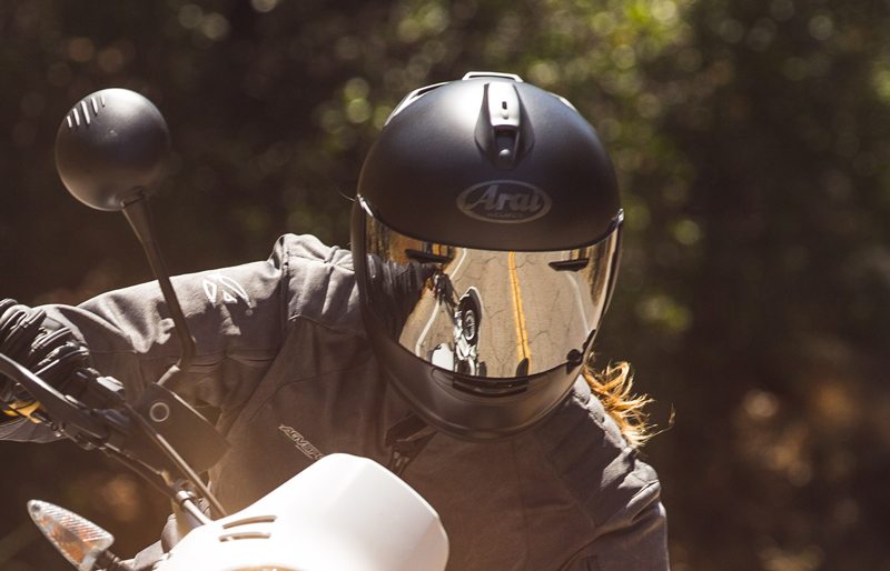 Casques Arai pour femmes : modèles, tailles, conseils de confort